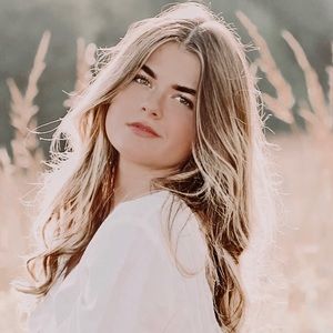 Meet your Posher, Lizzie